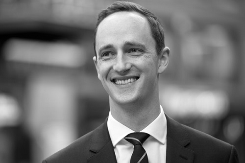 Global insurance specialist promotes NZ lawyers to partner, senior associate