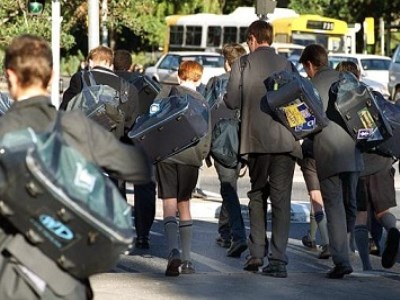 Govt leaving students ‘stranded’