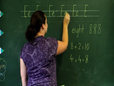 New report outlines strategies to boost teacher numbers