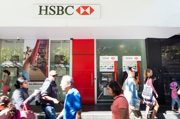 HSBC Australia has bucked the out of cycle hike and cuts its mortgage rates.