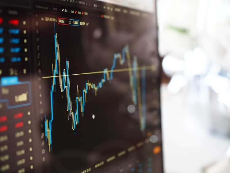 Analysis: Are official interest rates on their way up or down? 