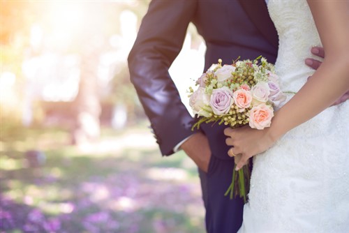 Boss thanks employee by paying for daughter's wedding